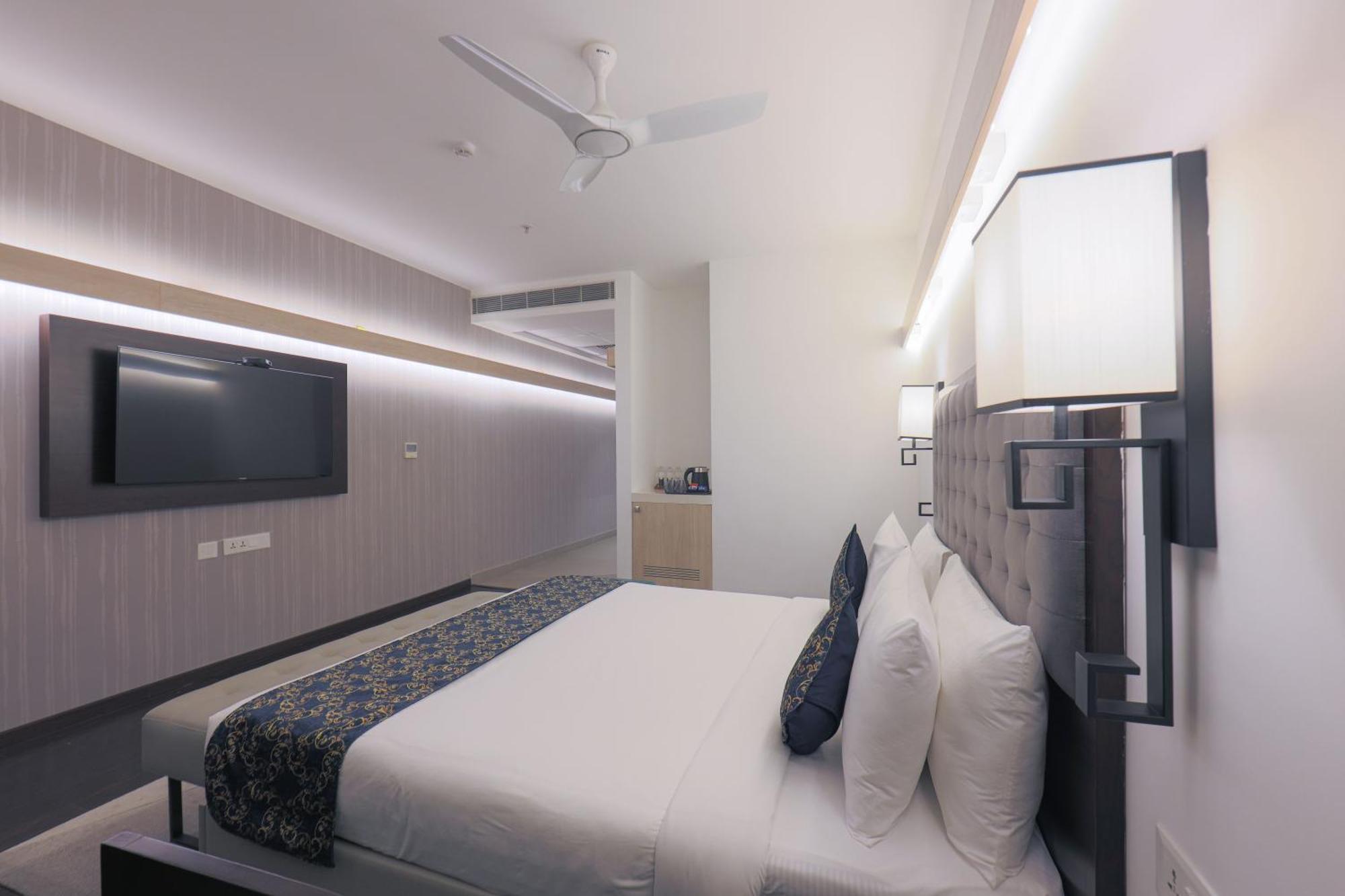Hotel Deccan Serai Grande, Gachibowli, Hyderabad Exterior photo