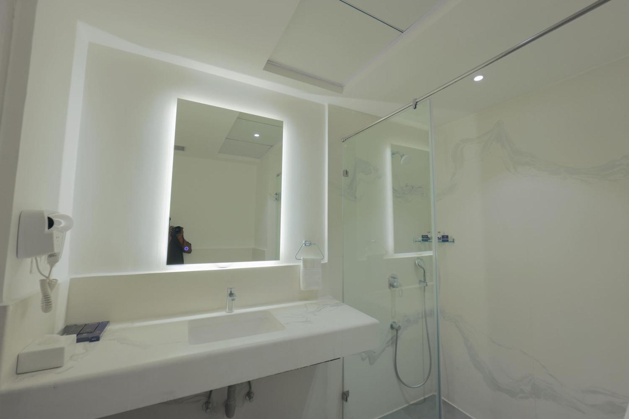 Hotel Deccan Serai Grande, Gachibowli, Hyderabad Exterior photo