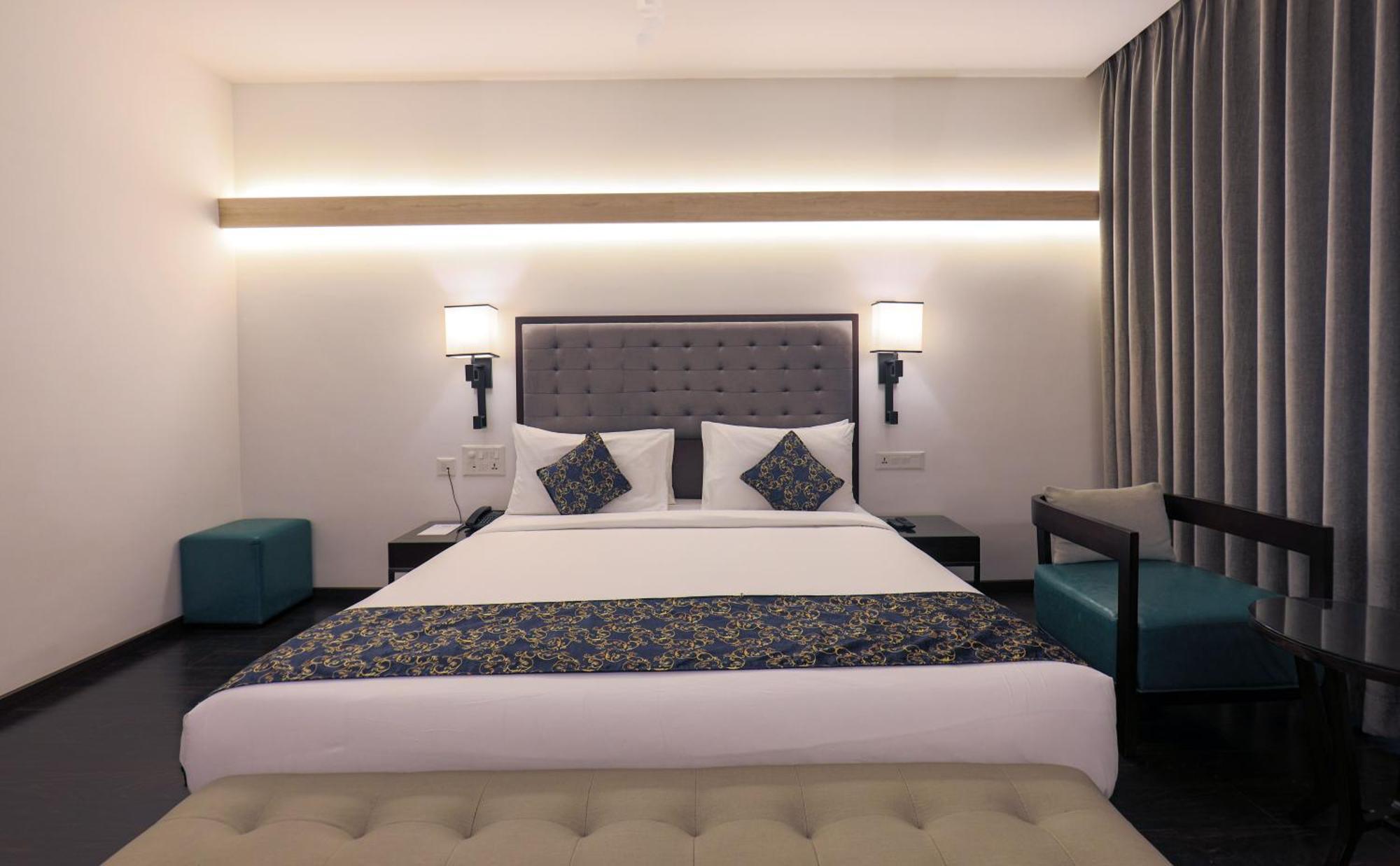 Hotel Deccan Serai Grande, Gachibowli, Hyderabad Exterior photo